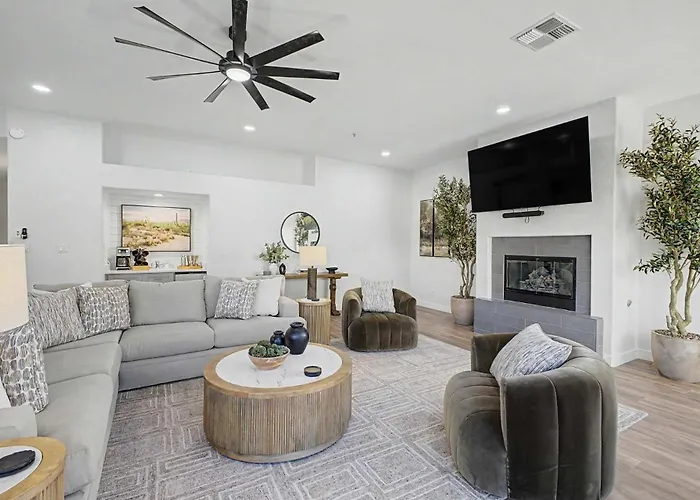 Holiday home 4br Getaway With Pool & Game Scottsdale
