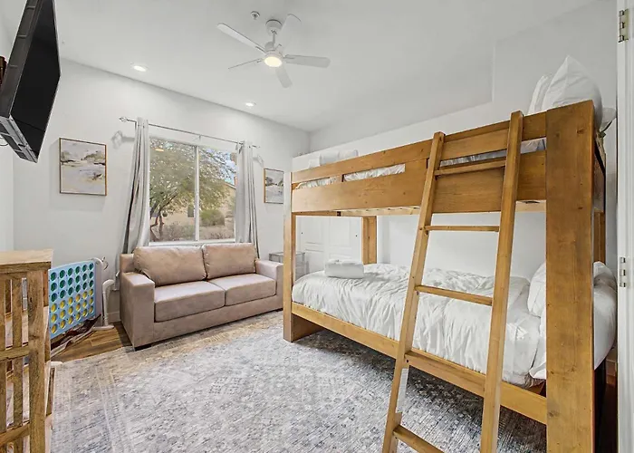 4br Getaway With Pool & Game Holiday home