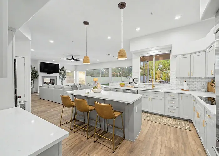 Holiday home 4br Getaway With Pool & Game Scottsdale